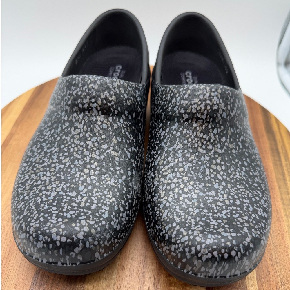 Crocs Neria Pro II Work Clogs Women's 6 Black Gray Speckled Slip‎ Resistant 0319